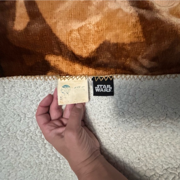Star Wars “The Mandalorian Vintage Child” Throw Blanket Faux Fur Super Soft Warm - Picture 10 of 12